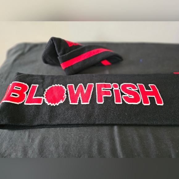 HOOTIE & THE BLOWFISH Hat & Scarf Set - Picture 6 of 6